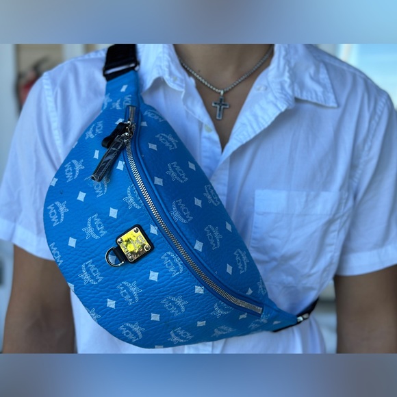 Authentic MCM cogniac belt bag with adjustable belt - Picture 8 of 15